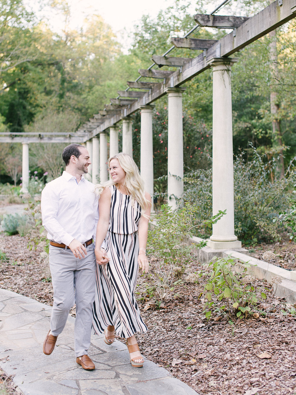 Cator-Woolford-Gardens-Engagement-atlanta-wedding-photographer-hannah-forsberg-10.jpg