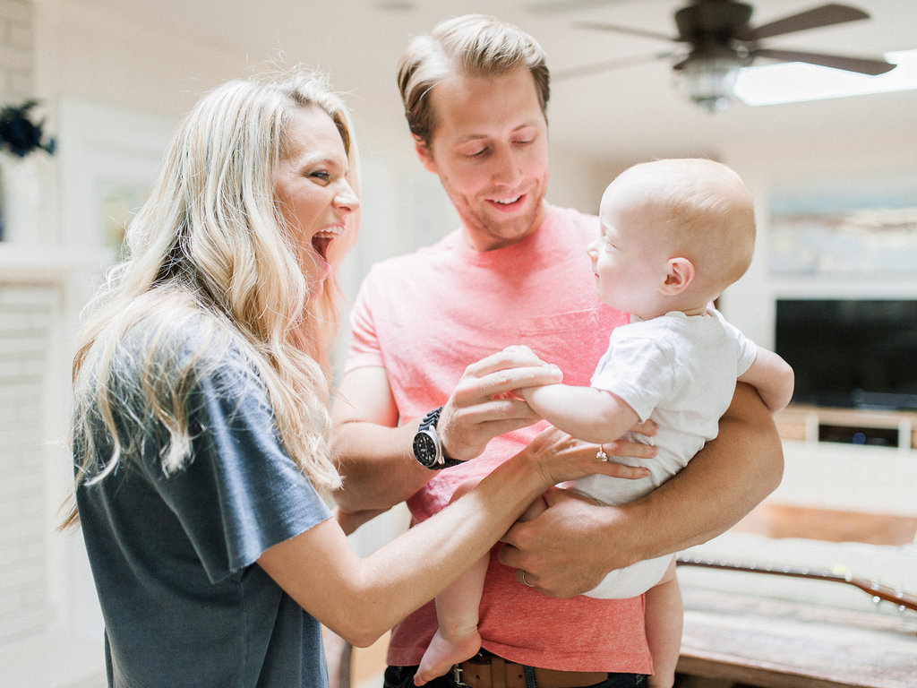 In-Home-Atlanta-Family-Session-atlanta-wedding-photographer-hannah-forsberg-4.jpg