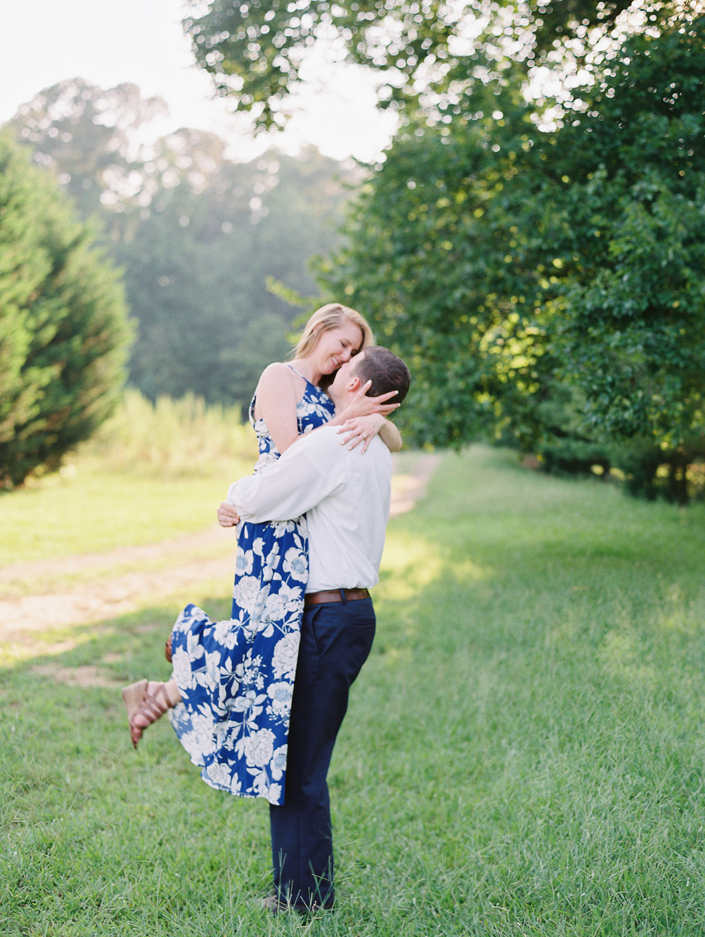 Woodstock-Engagement-Session-atlanta-wedding-photographer-hannah-forsberg-20.jpg