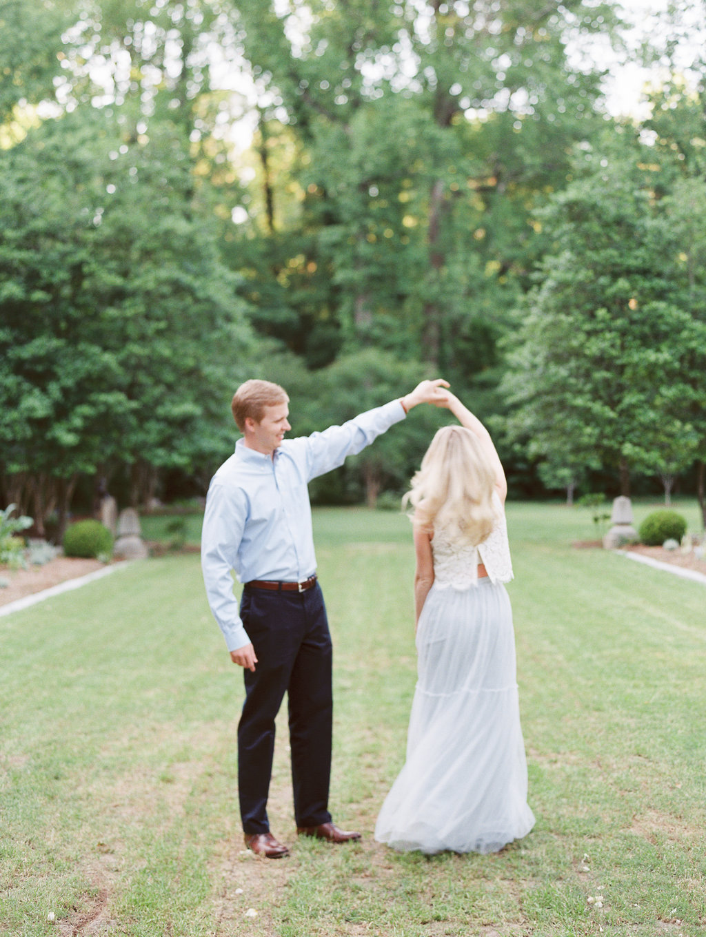 Cator-Woolford-Gardens-Engagement-atlanta-wedding-photographer-hannah-forsberg-21.jpg