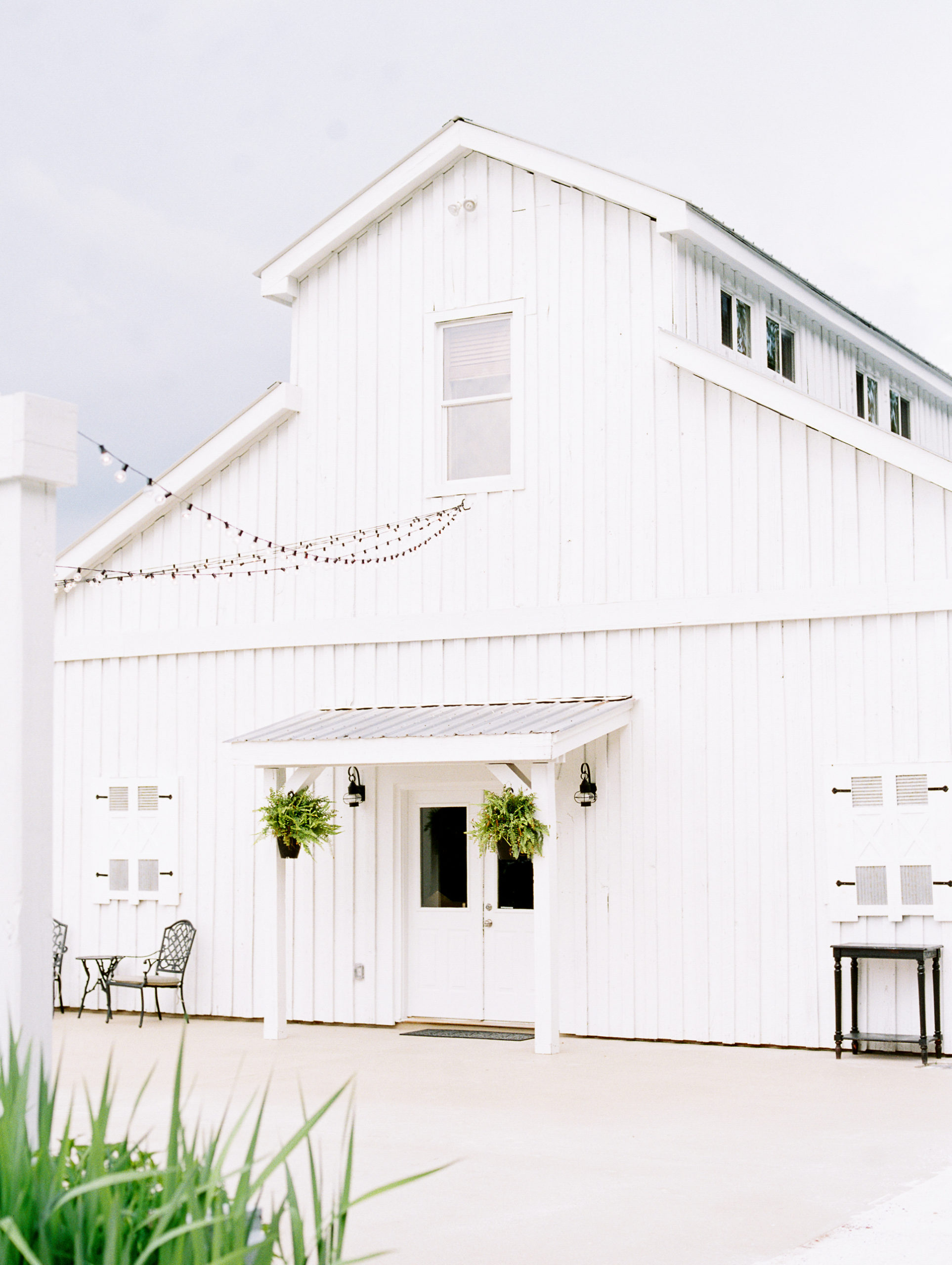 barn-at-tatum-acres-wedding-jasper-atlanta-wedding-photographer-fine-art-film-hannah-forsberg1.JPG