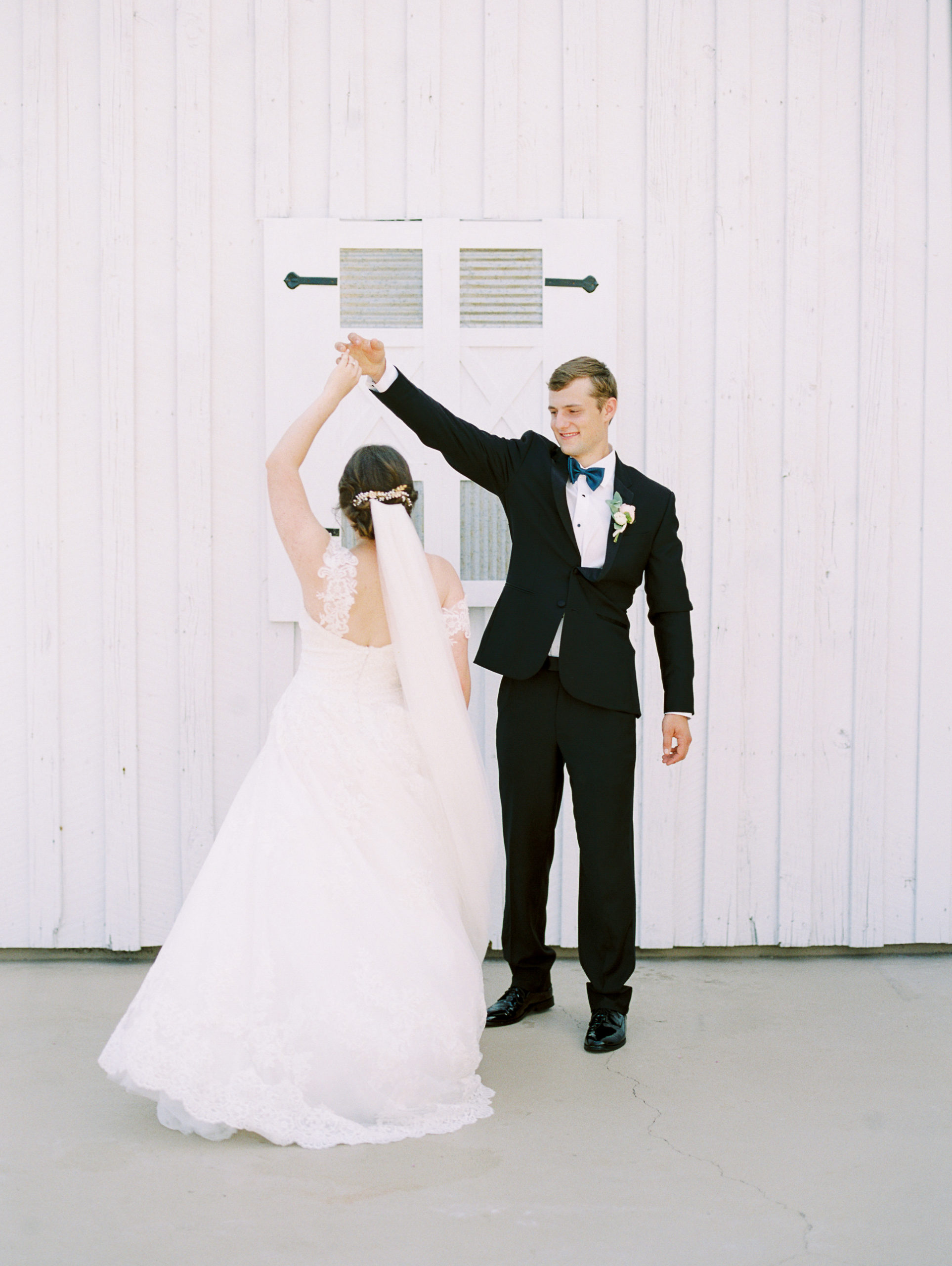 barn-at-tatum-acres-wedding-jasper-atlanta-wedding-photographer-fine-art-film-hannah-forsberg26.JPG