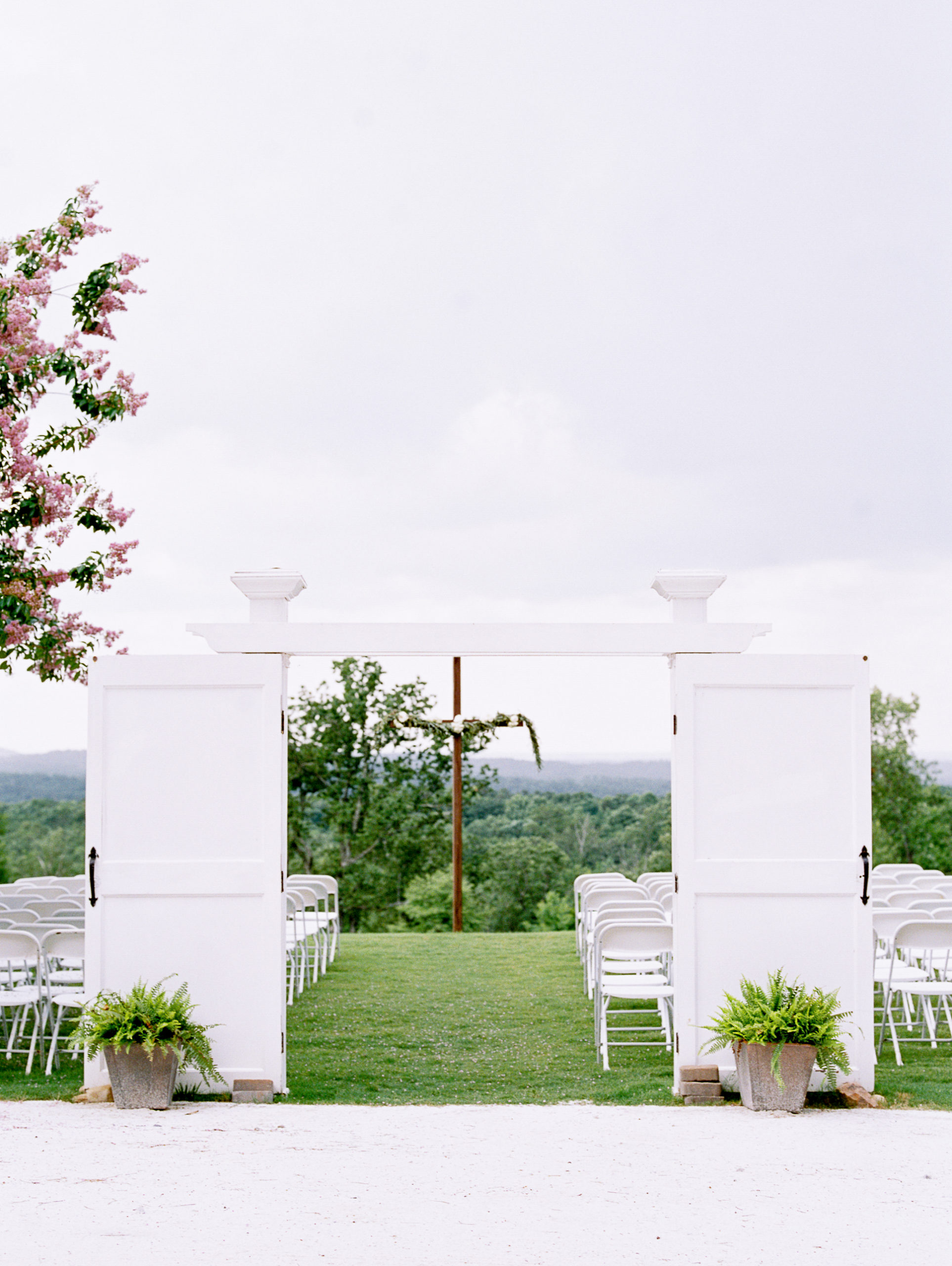 barn-at-tatum-acres-wedding-jasper-atlanta-wedding-photographer-fine-art-film-hannah-forsberg28.JPG