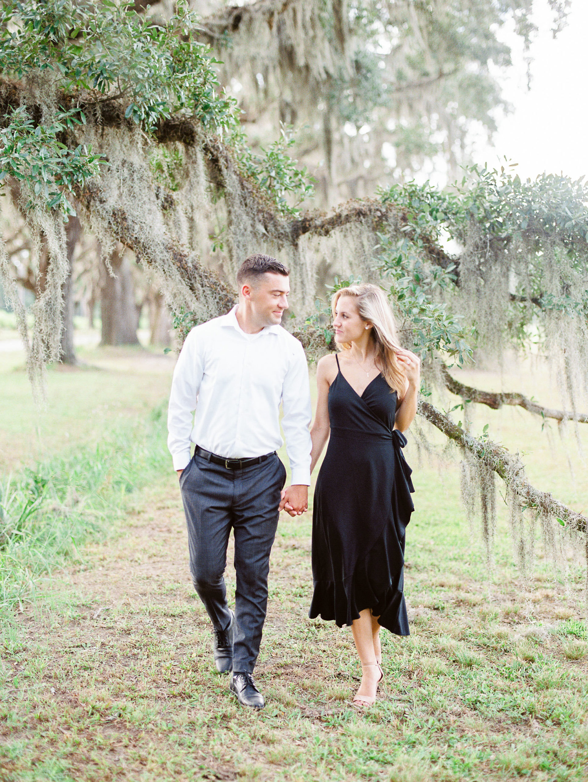 hannah-tommy-wormsloe-historic-site-engagement-photos-hannah-forsberg-atlanta-wedding-photographer-11.jpg