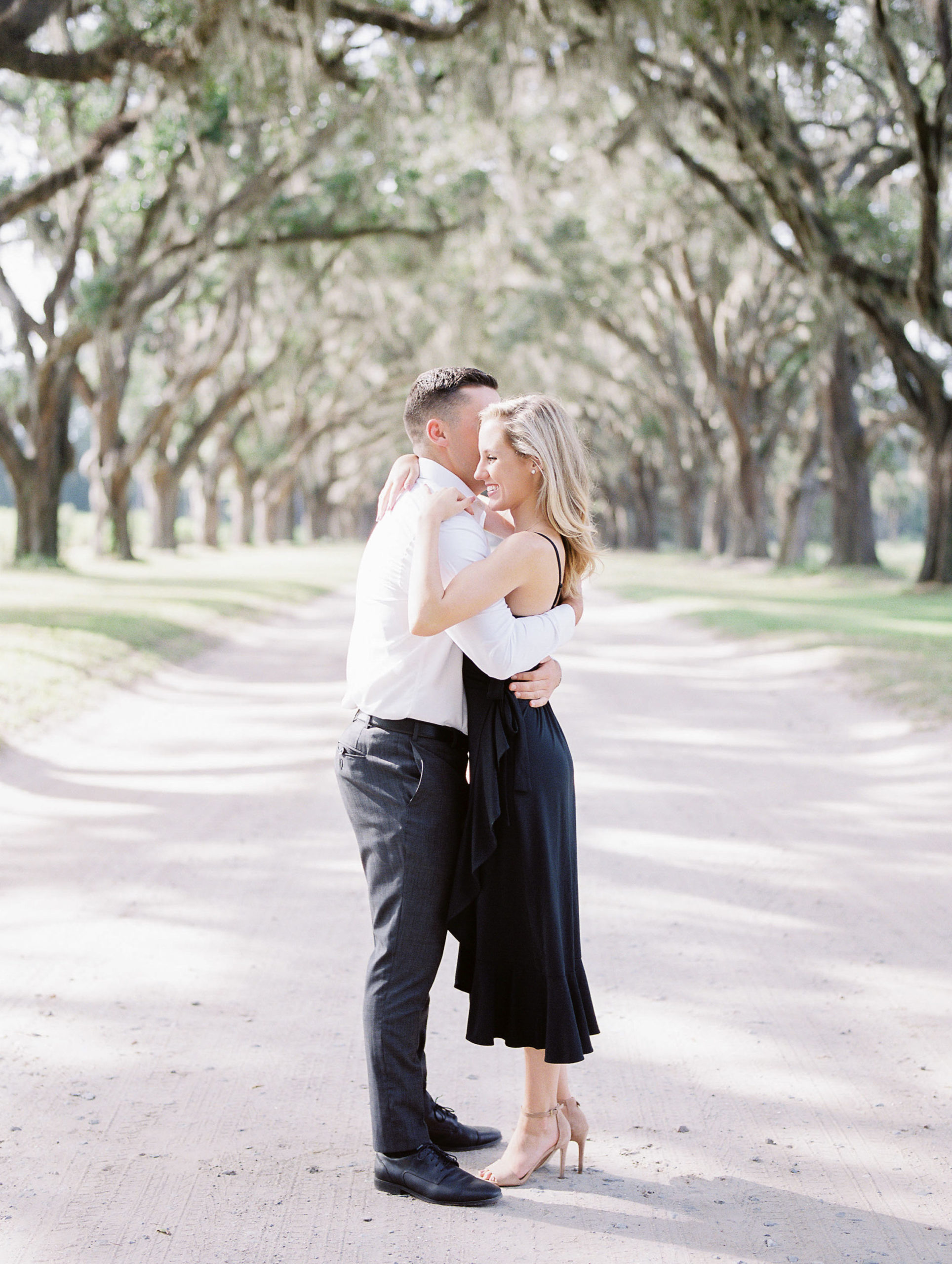 hannah-tommy-wormsloe-historic-site-engagement-photos-hannah-forsberg-atlanta-wedding-photographer-15.jpg