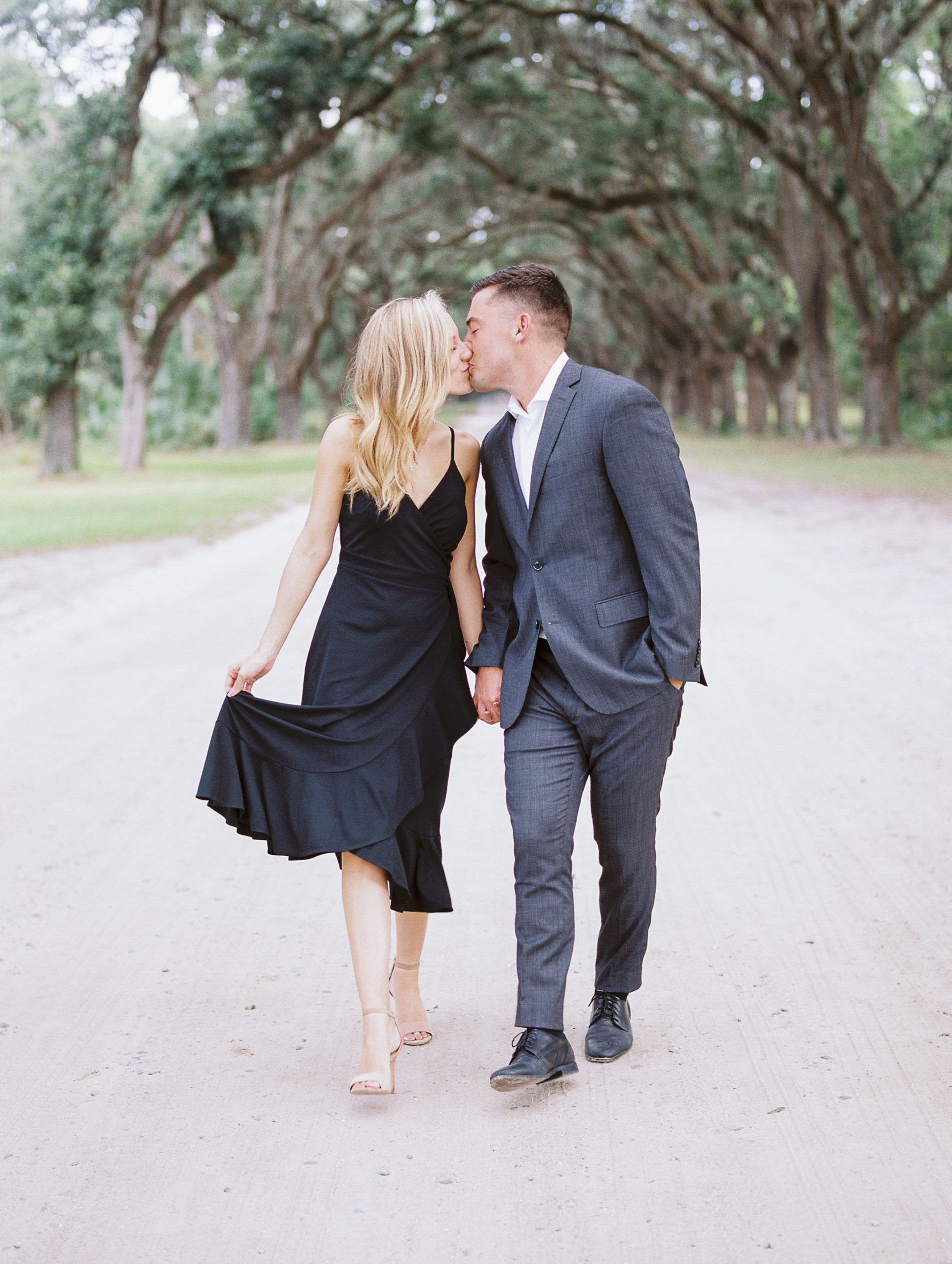 hannah-tommy-wormsloe-historic-site-engagement-photos-hannah-forsberg-atlanta-wedding-photographer-20.jpg