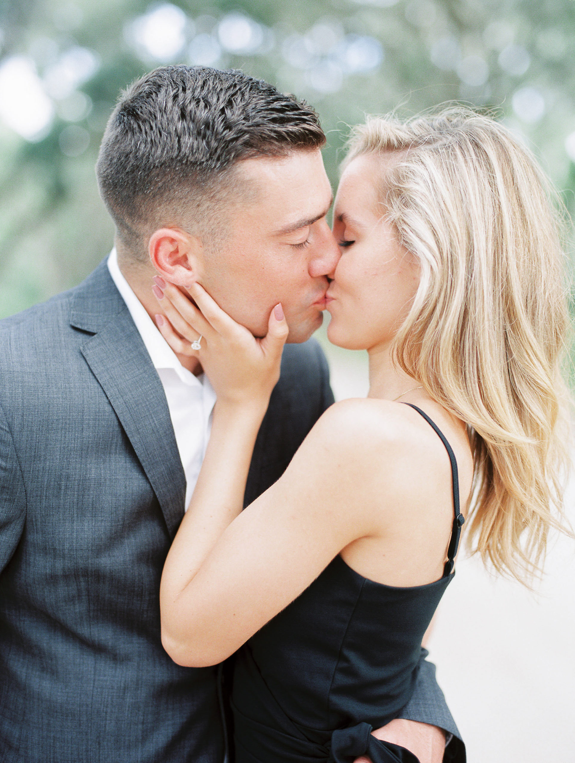 hannah-tommy-wormsloe-historic-site-engagement-photos-hannah-forsberg-atlanta-wedding-photographer-27.jpg