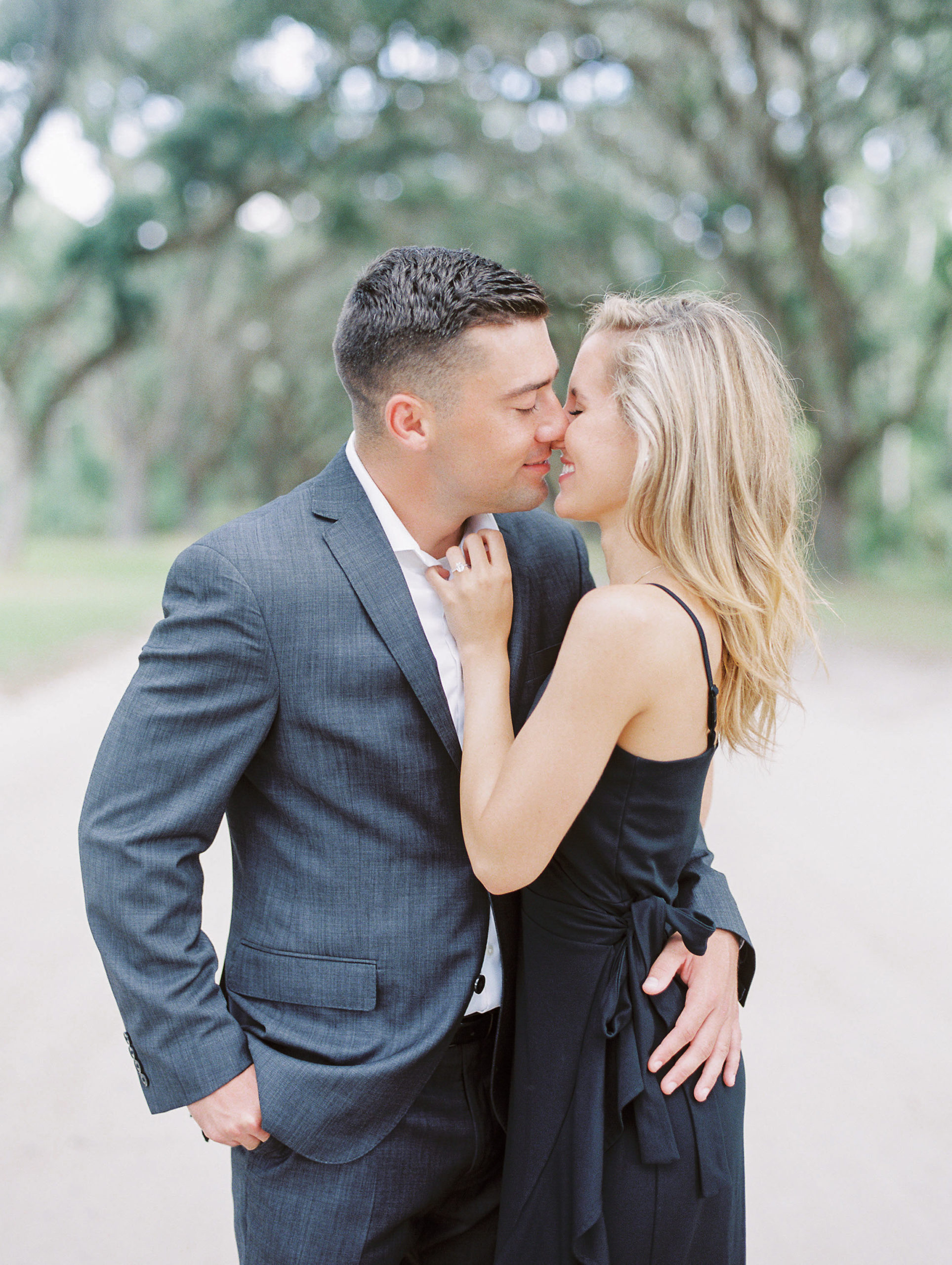 hannah-tommy-wormsloe-historic-site-engagement-photos-hannah-forsberg-atlanta-wedding-photographer-26.jpg