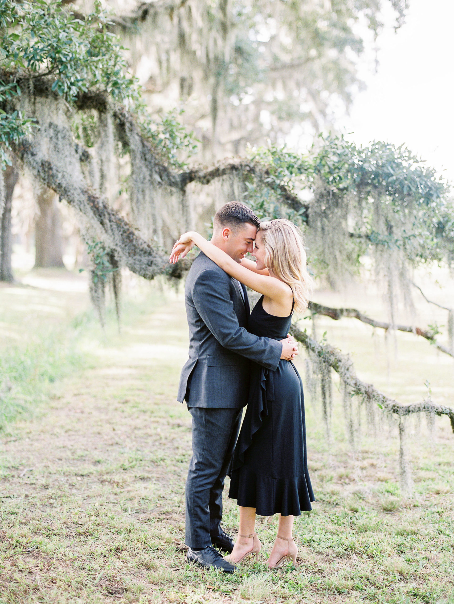 hannah-tommy-wormsloe-historic-site-engagement-photos-hannah-forsberg-atlanta-wedding-photographer-4.jpg