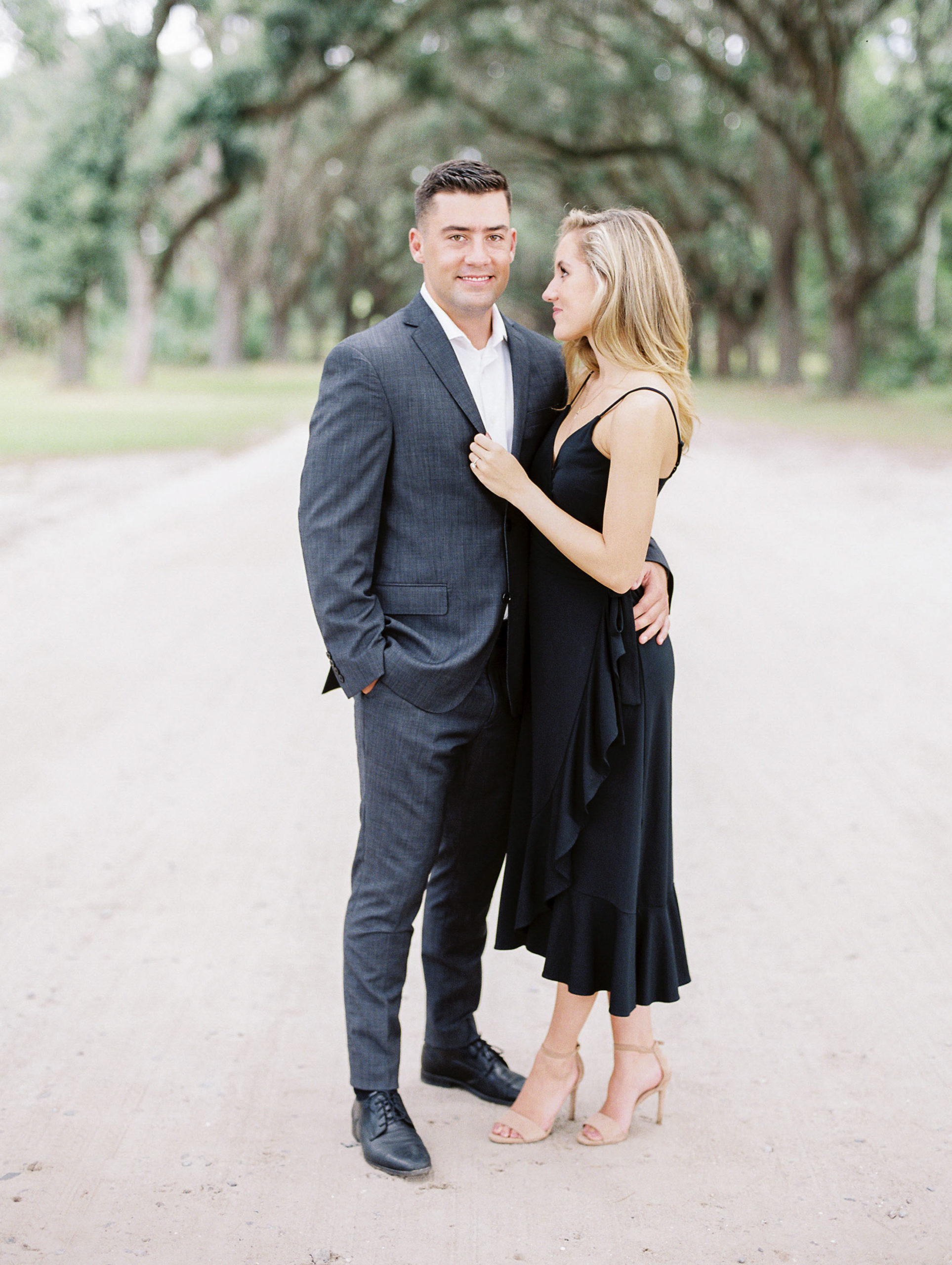 hannah-tommy-wormsloe-historic-site-engagement-photos-hannah-forsberg-atlanta-wedding-photographer-7.jpg