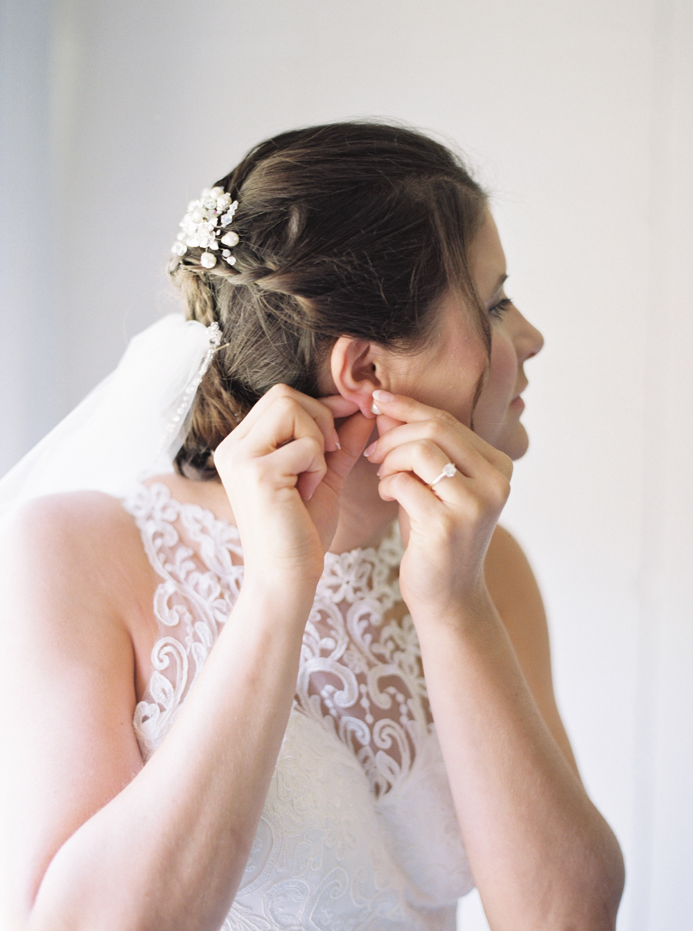 atlanta-film-wedding-photographer-roswell-ivy-hall-hannah-forsberg-14.jpg