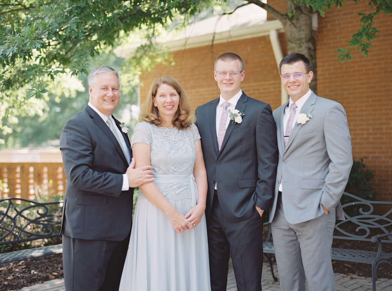 atlanta-film-wedding-photographer-roswell-ivy-hall-hannah-forsberg-24.jpg