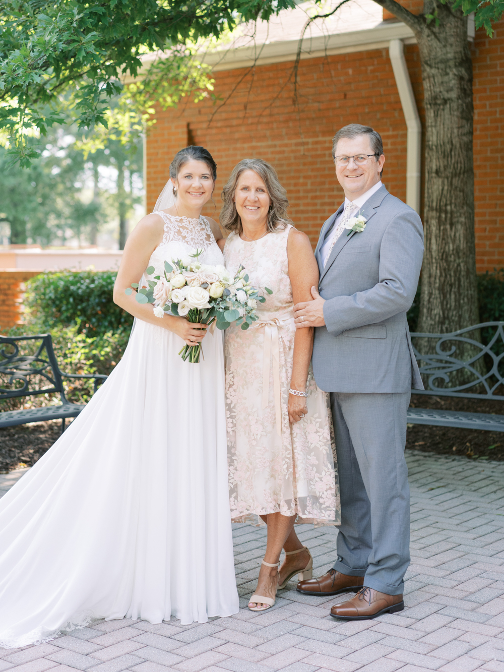atlanta-film-wedding-photographer-roswell-ivy-hall-hannah-forsberg-28.jpg