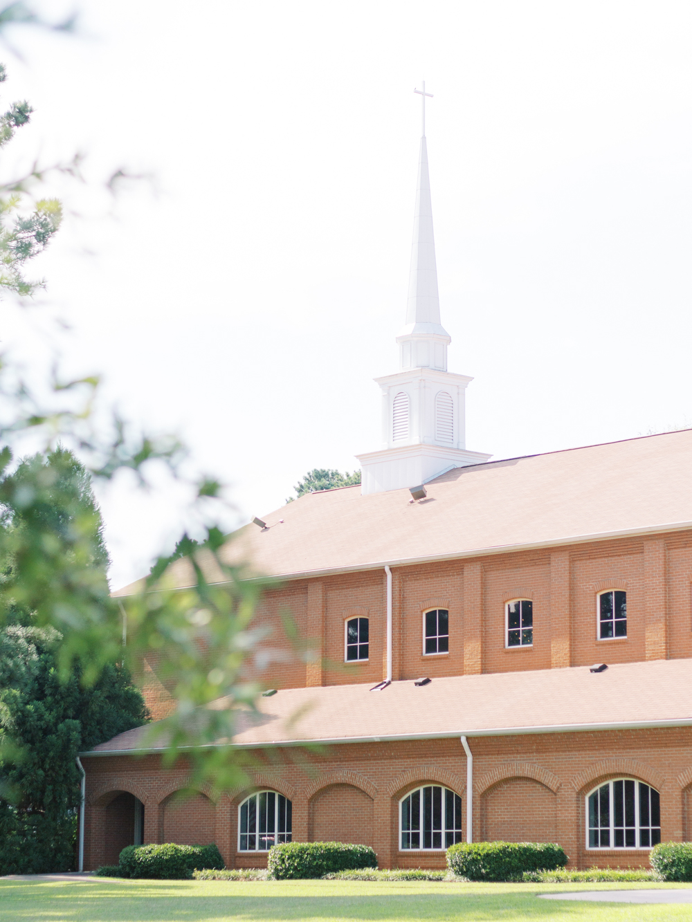 atlanta-film-wedding-photographer-roswell-ivy-hall-hannah-forsberg-32.jpg
