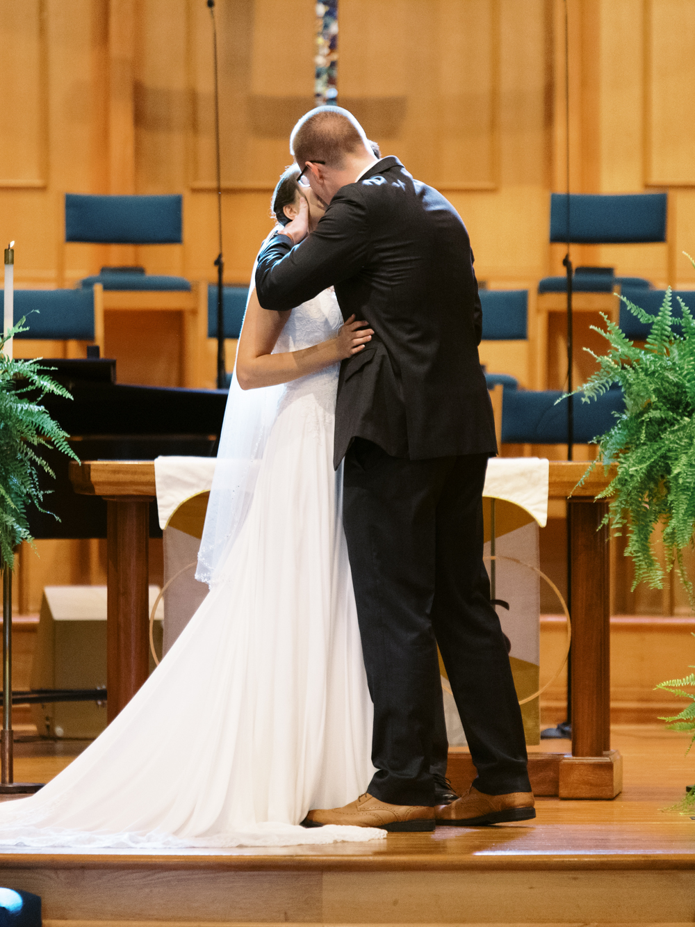 atlanta-film-wedding-photographer-roswell-ivy-hall-hannah-forsberg-41.jpg