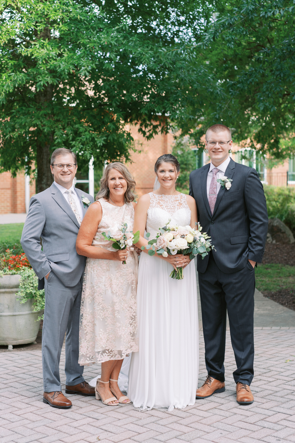 atlanta-film-wedding-photographer-roswell-ivy-hall-hannah-forsberg-45.jpg