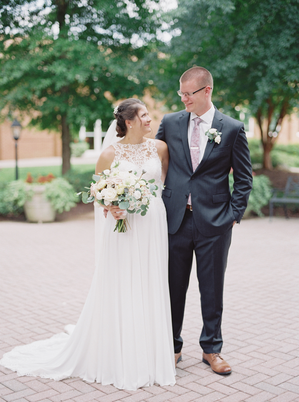 atlanta-film-wedding-photographer-roswell-ivy-hall-hannah-forsberg-64.jpg