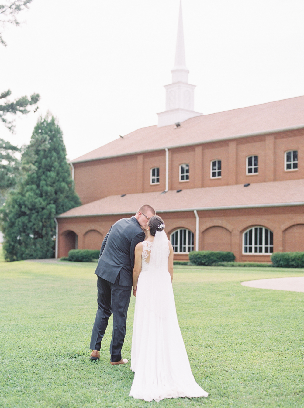 atlanta-film-wedding-photographer-roswell-ivy-hall-hannah-forsberg-69.jpg