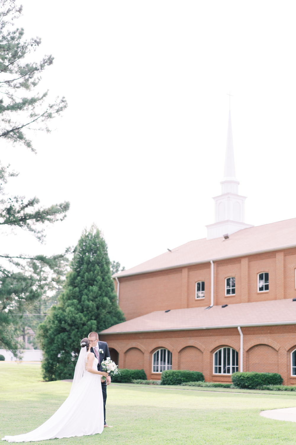 atlanta-film-wedding-photographer-roswell-ivy-hall-hannah-forsberg-71.jpg