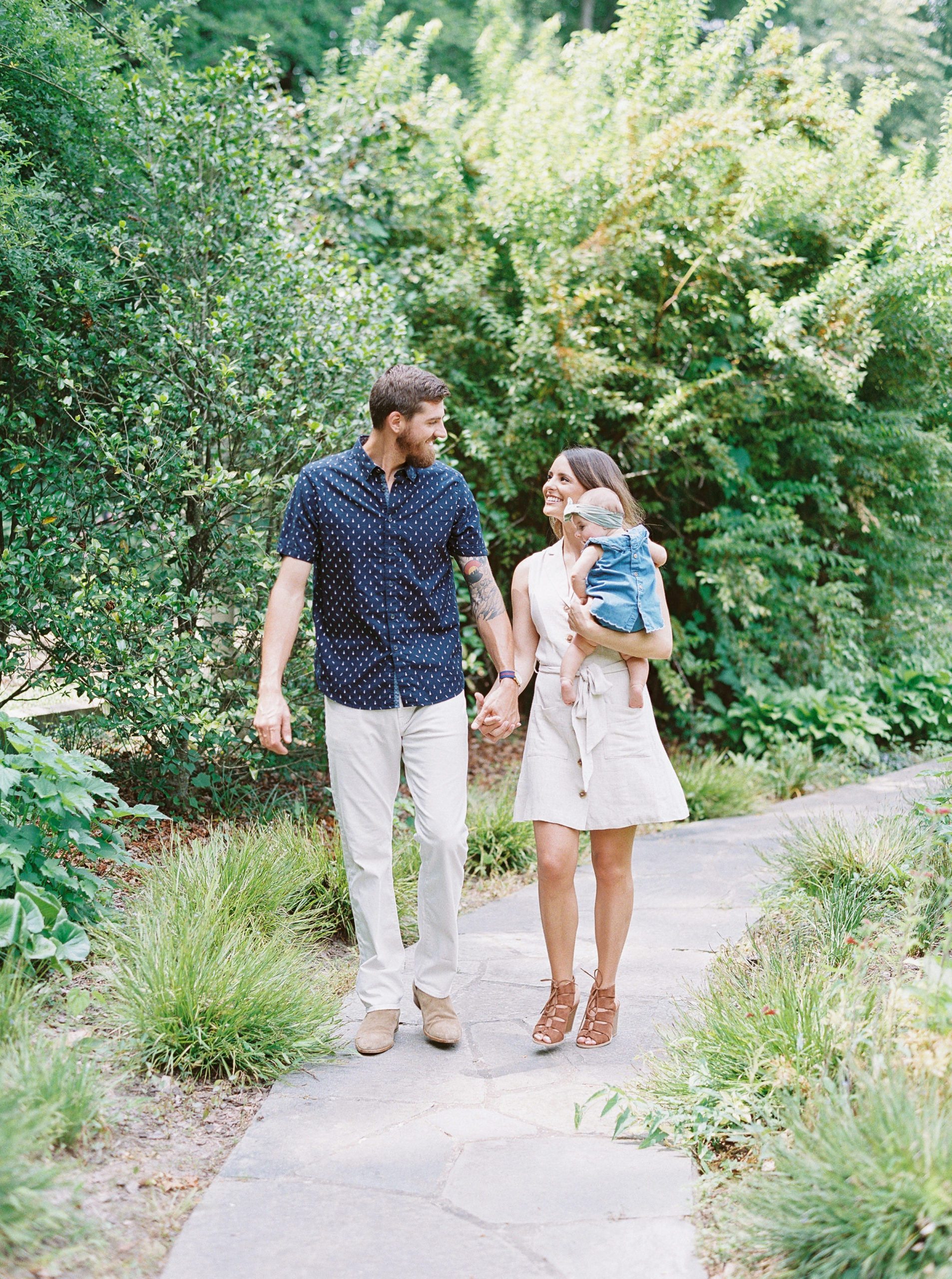 Cator-woolford-gardens-family-photos-atlanta-film-wedding-photographer-6.jpg