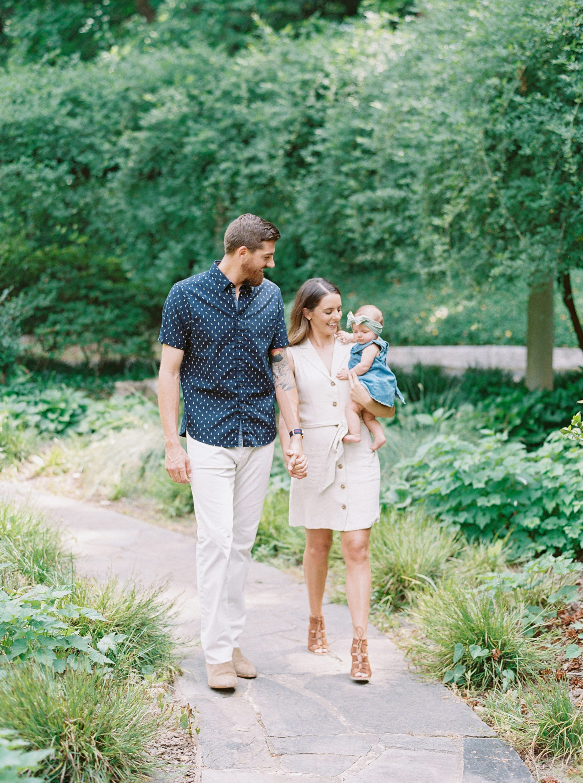 Cator-woolford-gardens-family-photos-atlanta-film-wedding-photographer-7.jpg