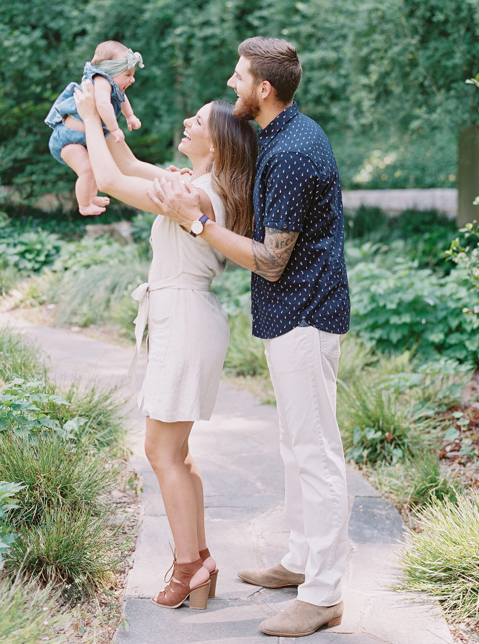 Cator-woolford-gardens-family-photos-atlanta-film-wedding-photographer-9.jpg