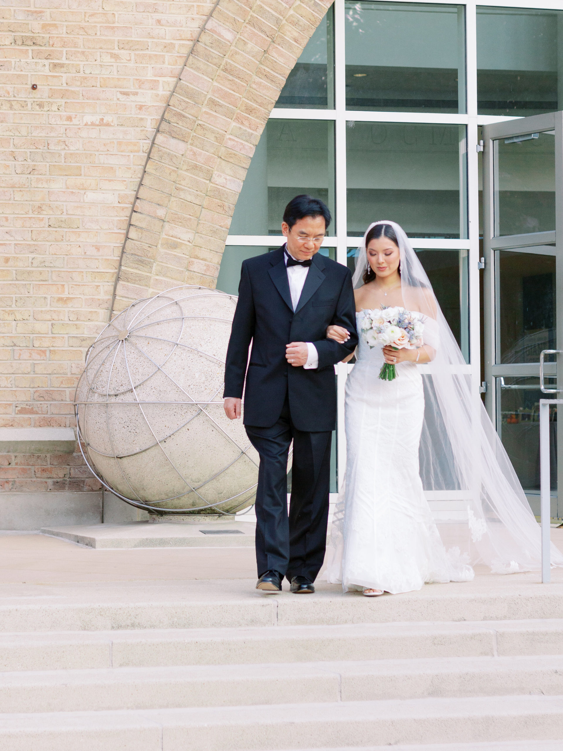 fernbank-museum-natural-history-wedding-fine-art-film-photographer-atlanta-hannah-forsberg-14.jpg