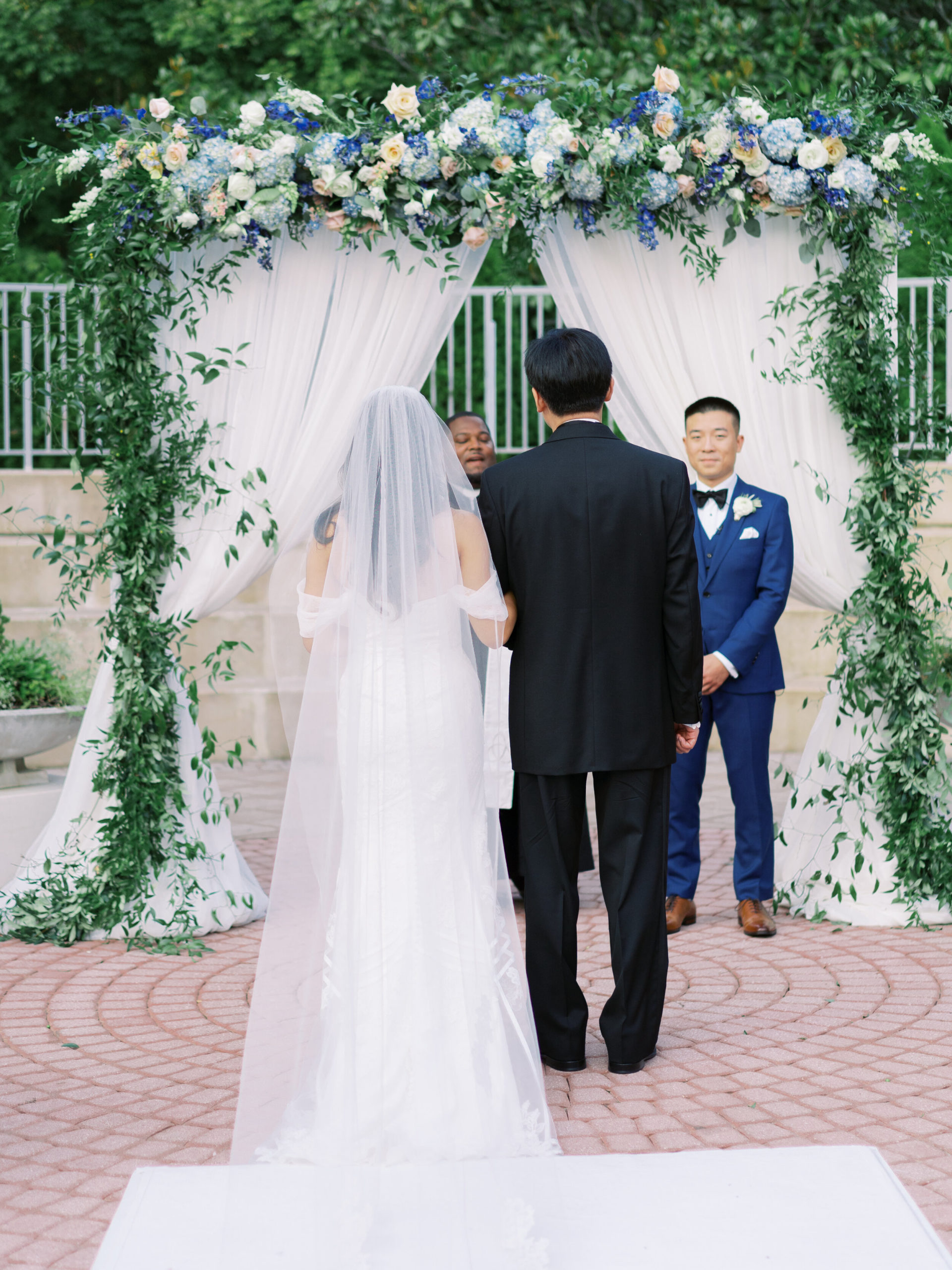 fernbank-museum-natural-history-wedding-fine-art-film-photographer-atlanta-hannah-forsberg-17.jpg