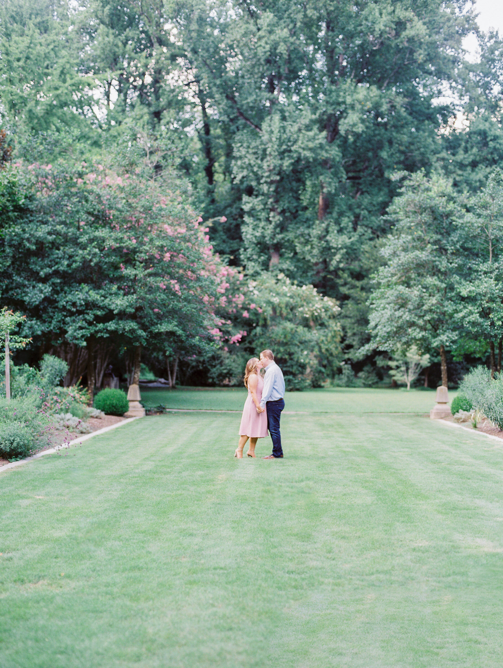 fine-art-film-atlanta-photographer-cator-woolford-gardens-engagement-hannah-forsberg-3.jpg