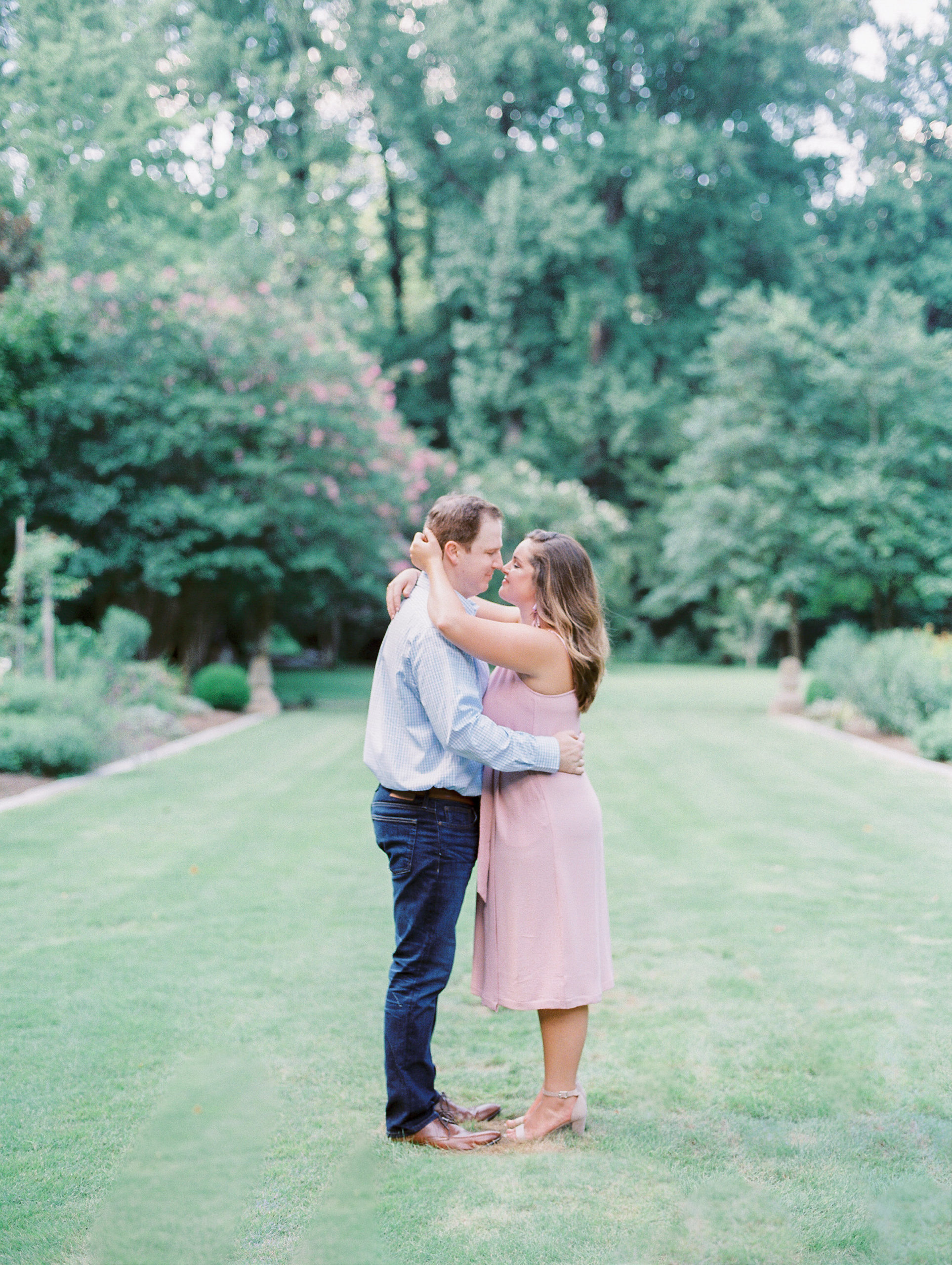 fine-art-film-atlanta-photographer-cator-woolford-gardens-engagement-hannah-forsberg-4.jpg