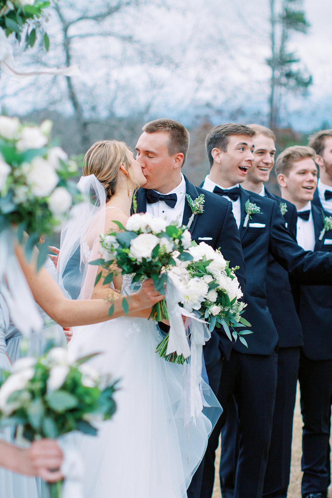 legacy-lookout-foxhall-resort-wedding-fine-art-film-atlanta-photography-hannah-forsberg-17.jpg