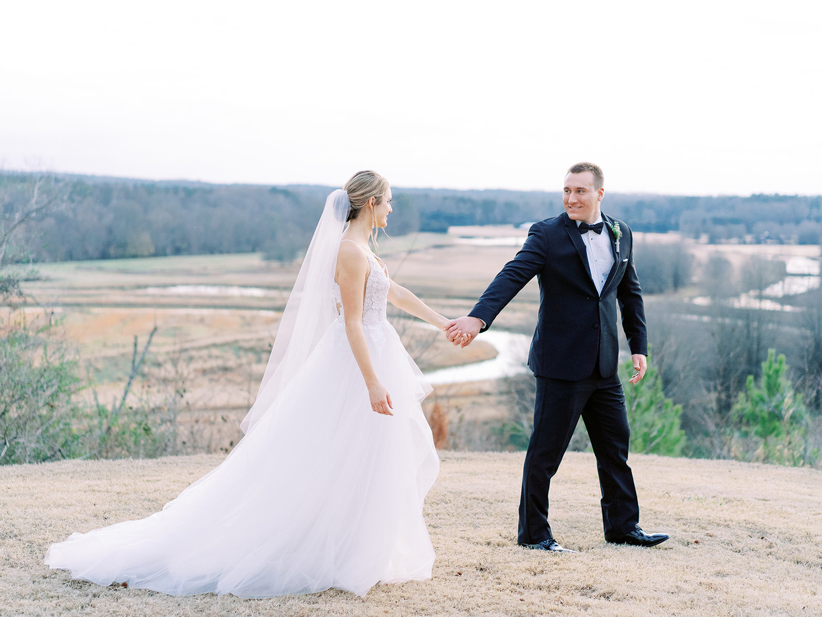 legacy-lookout-foxhall-resort-wedding-fine-art-film-atlanta-photography-hannah-forsberg-24.jpg