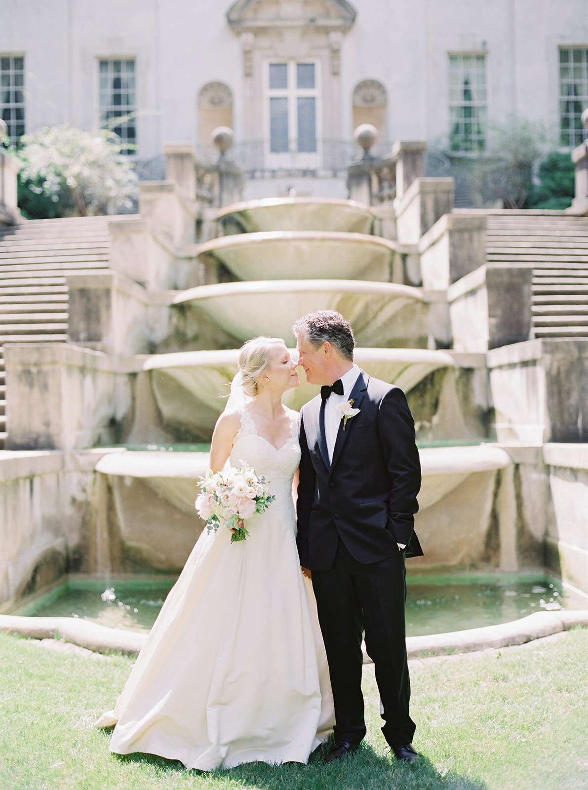 atlanta-history-center-swan-house-wedding-fine-art-film-hannah-forsberg (11).jpg
