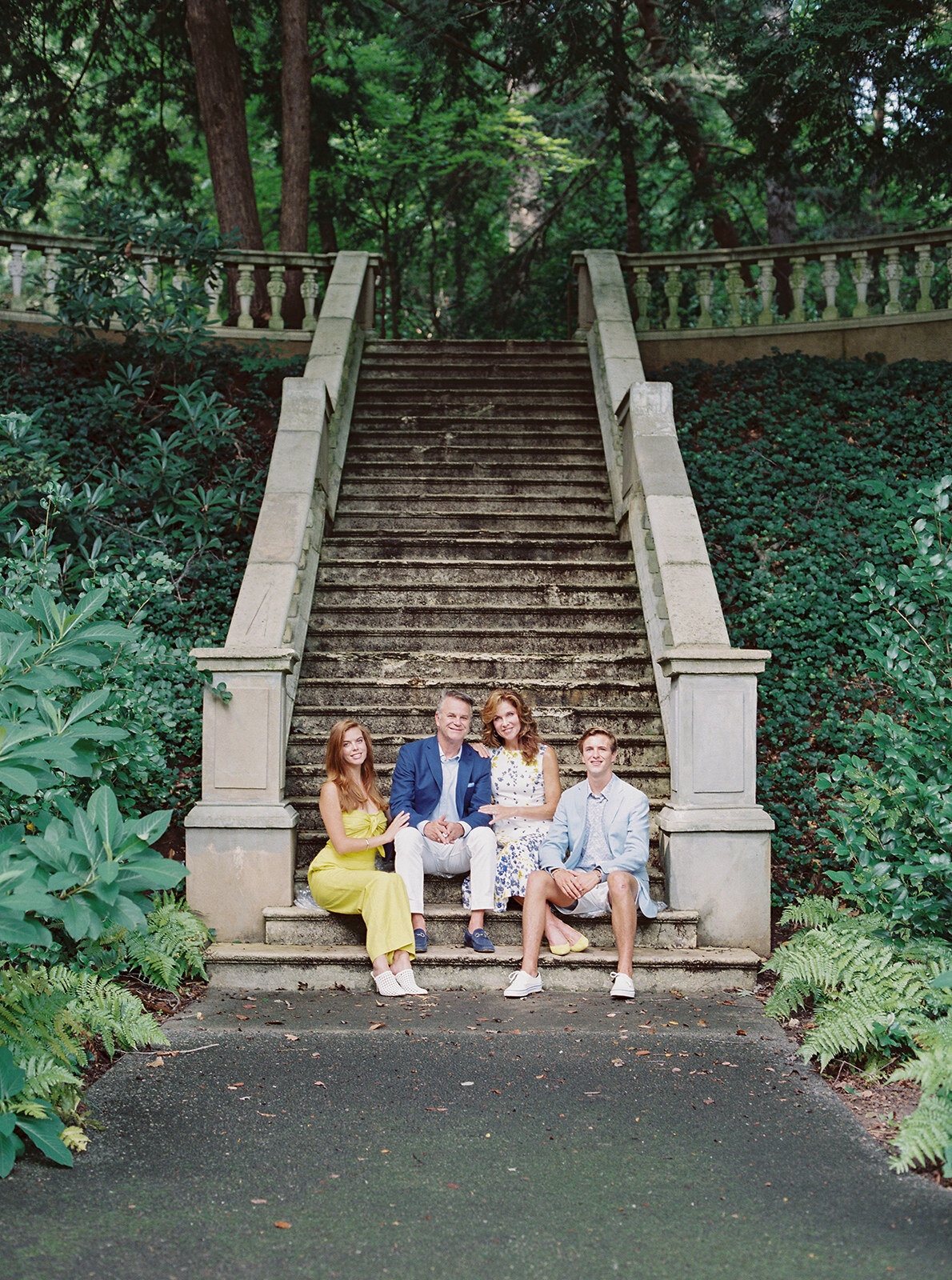 cator-woolford-gardens-family-session-atlanta-photos-fine-art-film-photographer-hannah-forsberg (10).jpg