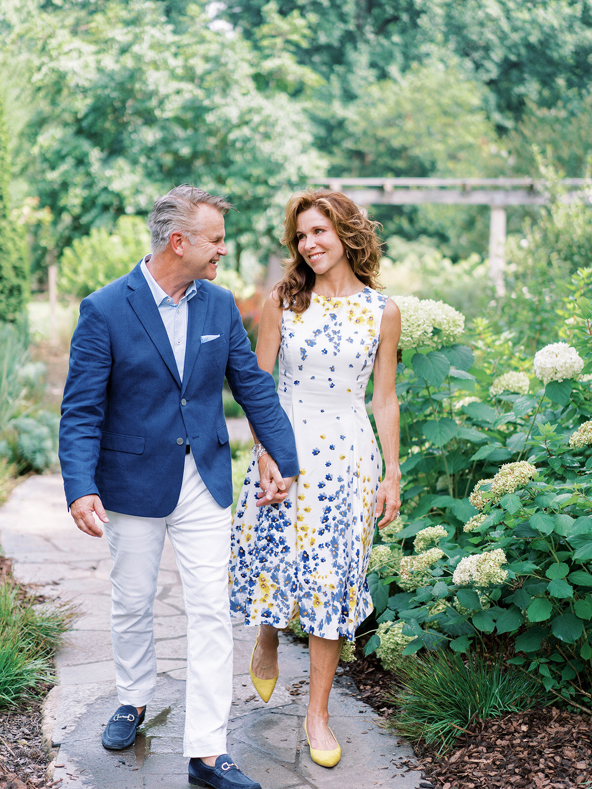 cator-woolford-gardens-family-session-atlanta-photos-fine-art-film-photographer-hannah-forsberg (4).jpg