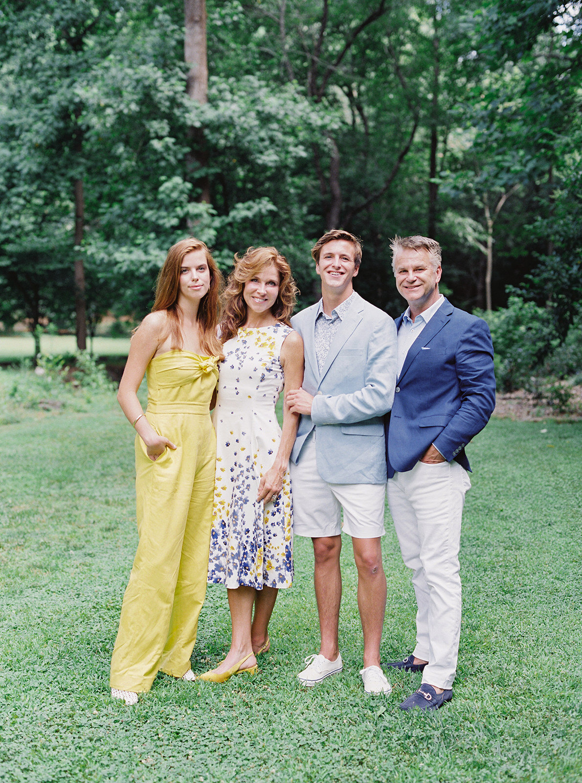 cator-woolford-gardens-family-session-atlanta-photos-fine-art-film-photographer-hannah-forsberg (7).jpg