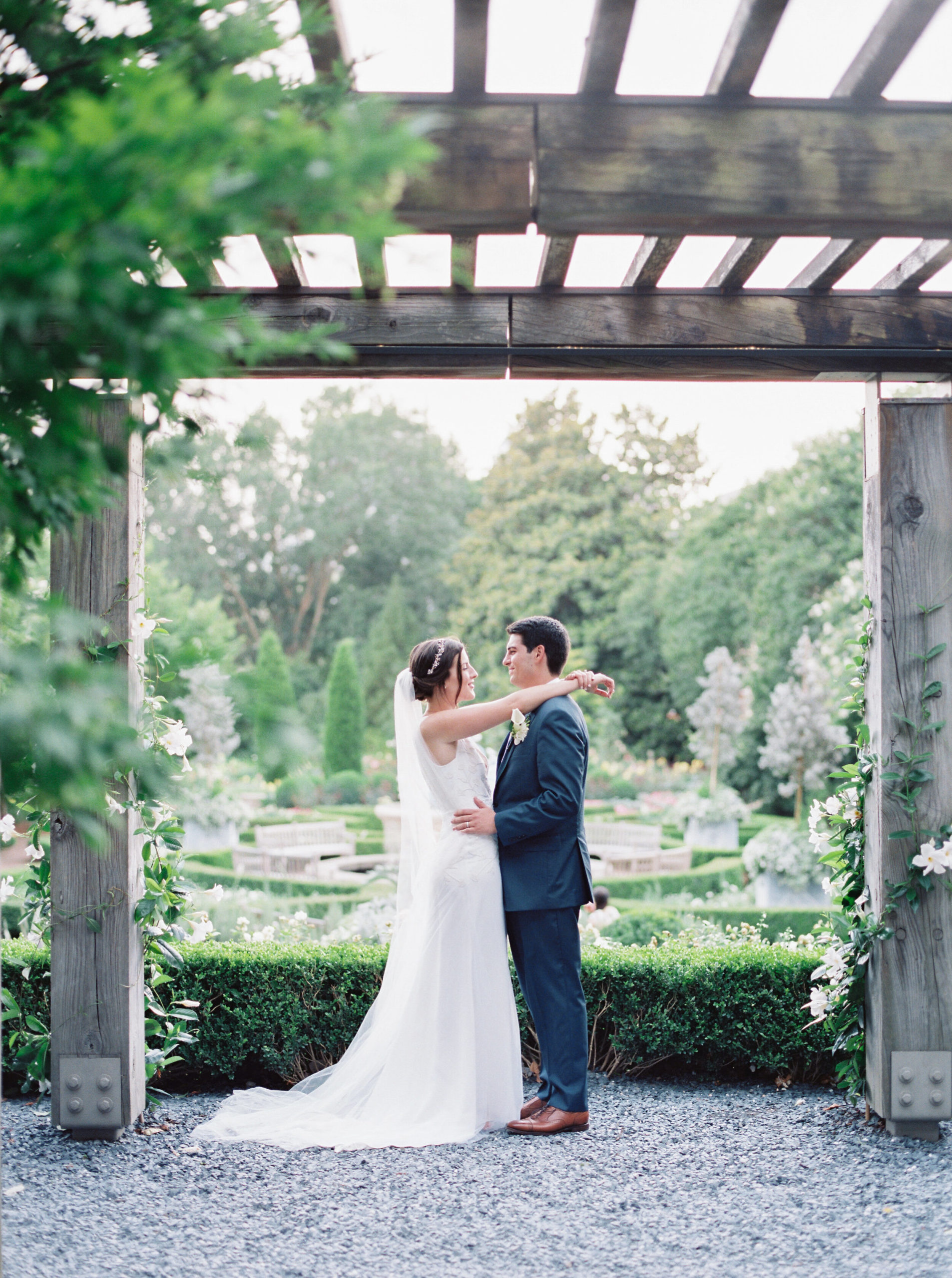 atlanta-botanical-gardens-elopement-wedding-fine-art-film (11).jpg