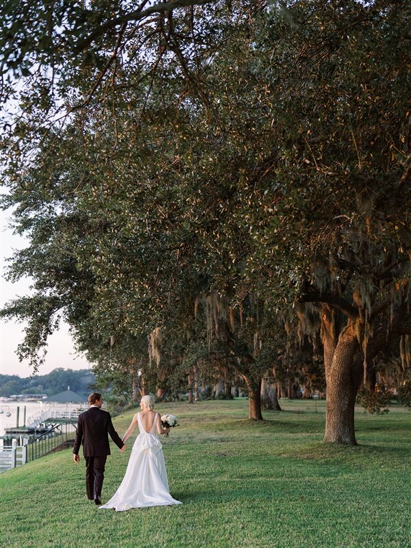 Beaulieu Estate Savannah Georgia Wedding photographed by destination photographer Hannah Forsberg on FIlm 012.JPG