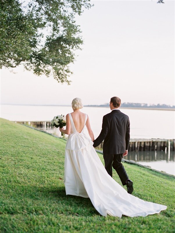 Beaulieu Estate Savannah Georgia Wedding photographed by destination photographer Hannah Forsberg on FIlm 014.JPG