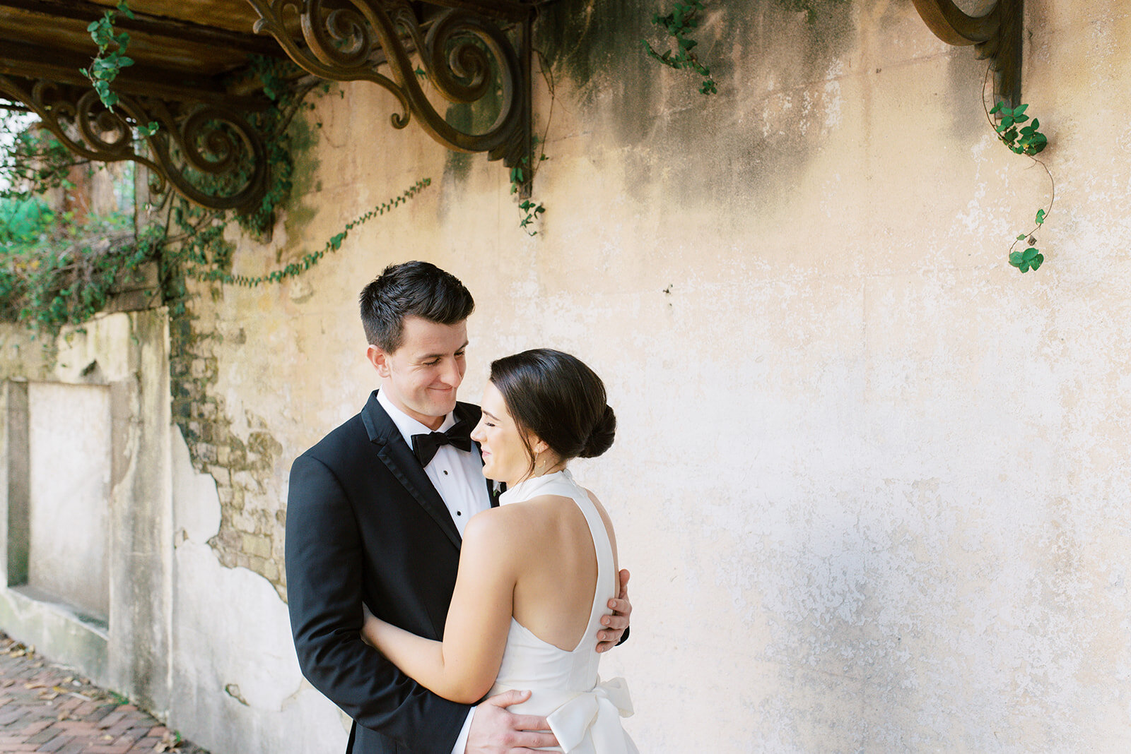 Armstrong House & Forsyth Park Savannah, GA Elopement and Wedding Photos - By Hannah Forsberg | www.hannahforsberg.co | Destination & Wedding photographer-0007.JPG