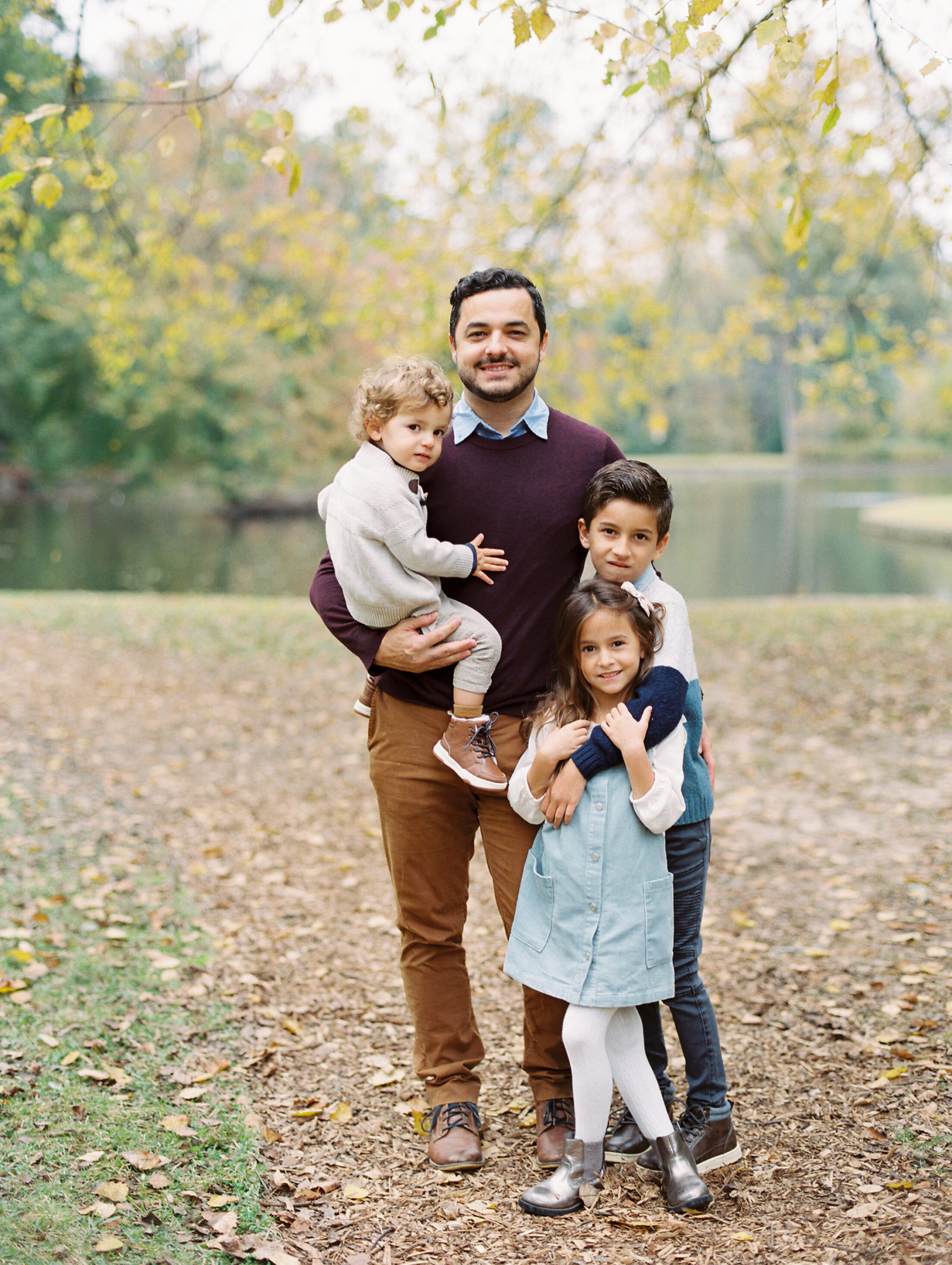 buckhead-atlanta-family-photos-Duck-pond-hannah-forsberg-film-photographer-1.jpg