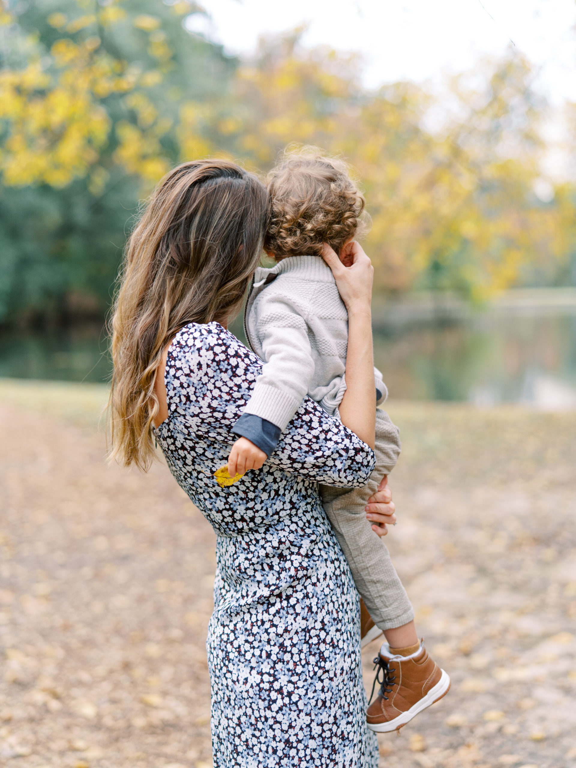 buckhead-atlanta-family-photos-Duck-pond-hannah-forsberg-film-photographer-2.jpg