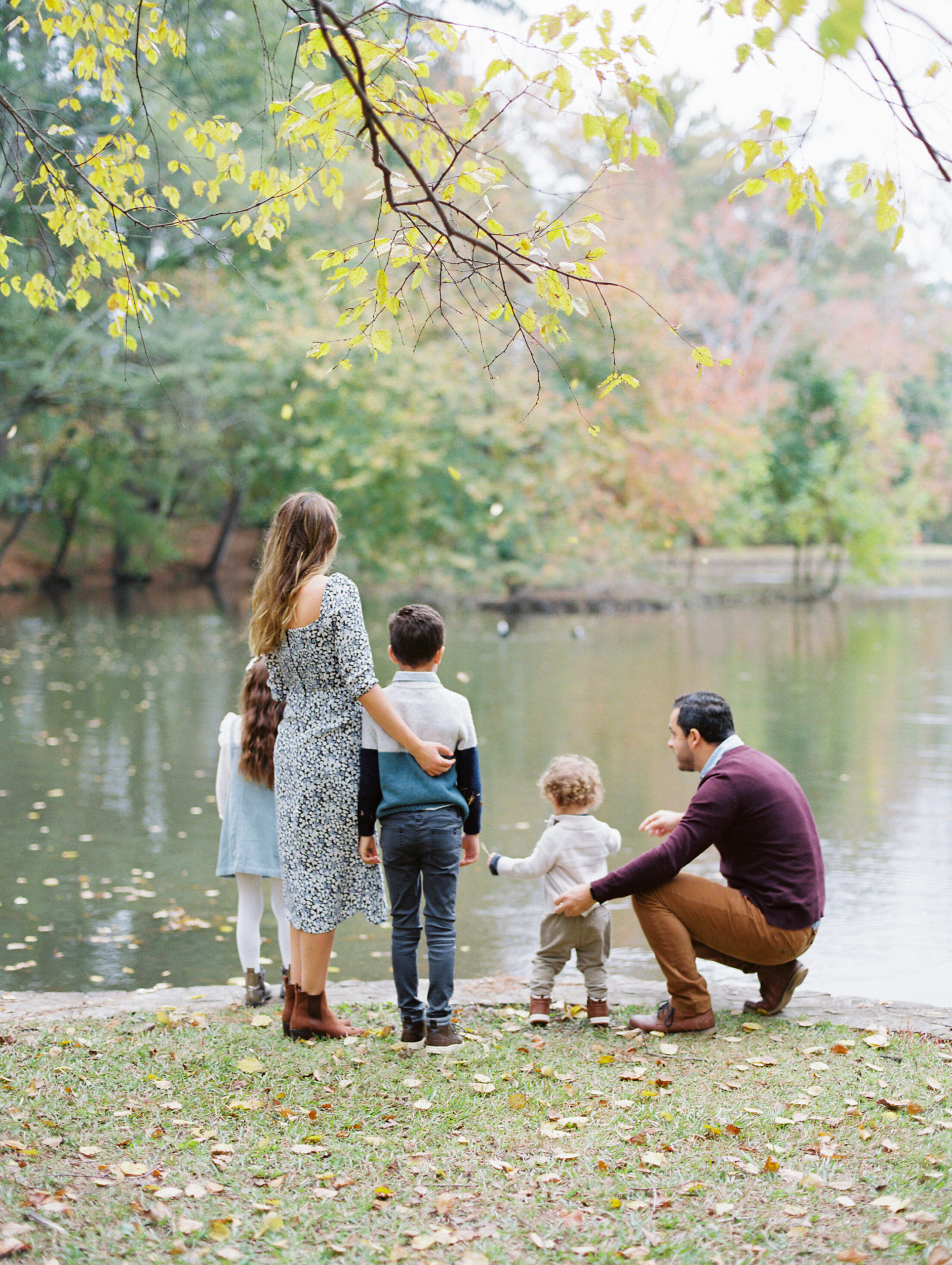 buckhead-atlanta-family-photos-Duck-pond-hannah-forsberg-film-photographer-3.jpg