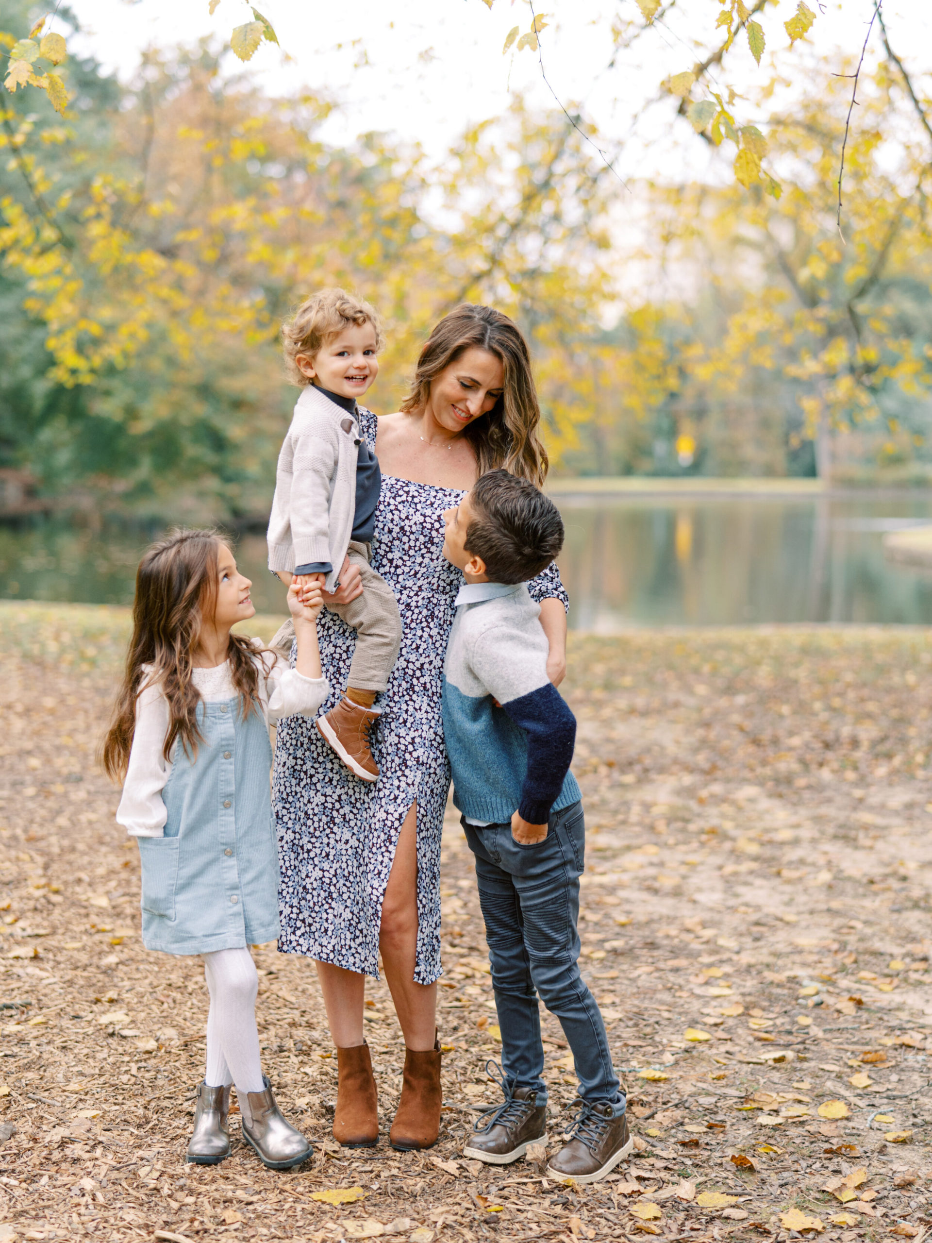 buckhead-atlanta-family-photos-Duck-pond-hannah-forsberg-film-photographer-4.jpg