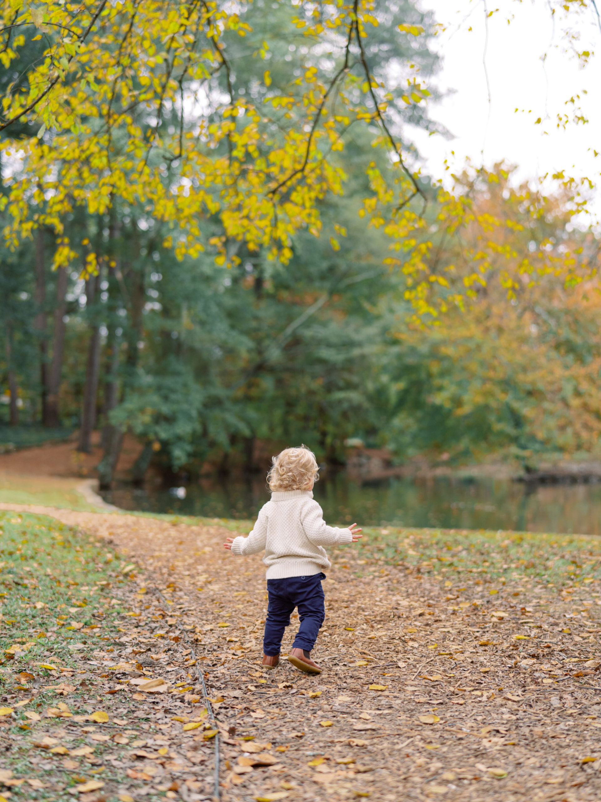 Buckhead-family-photographs-duck-pond-atlanta-family-photographer-film-1.jpg