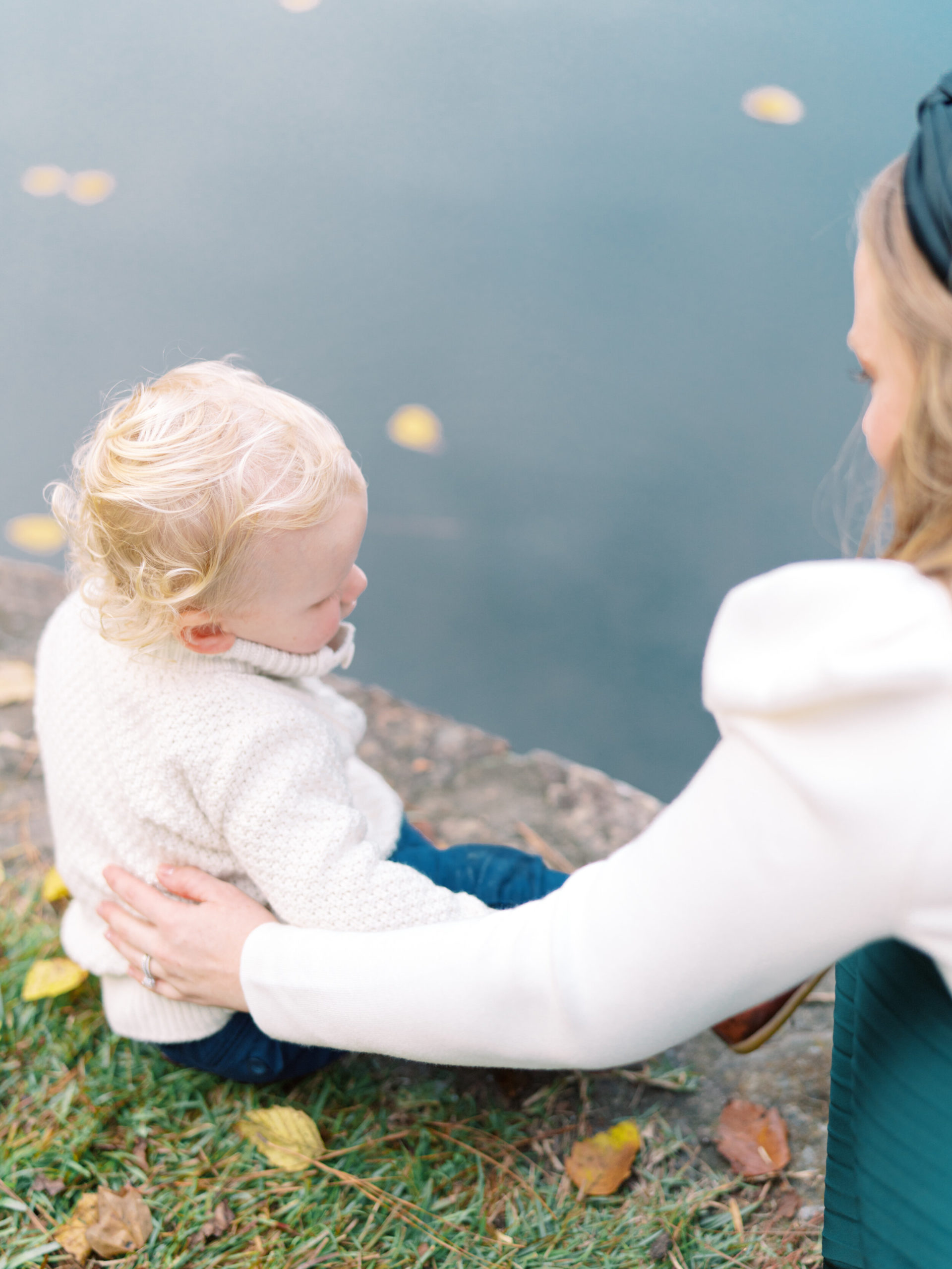 Buckhead-family-photographs-duck-pond-atlanta-family-photographer-film-2.jpg