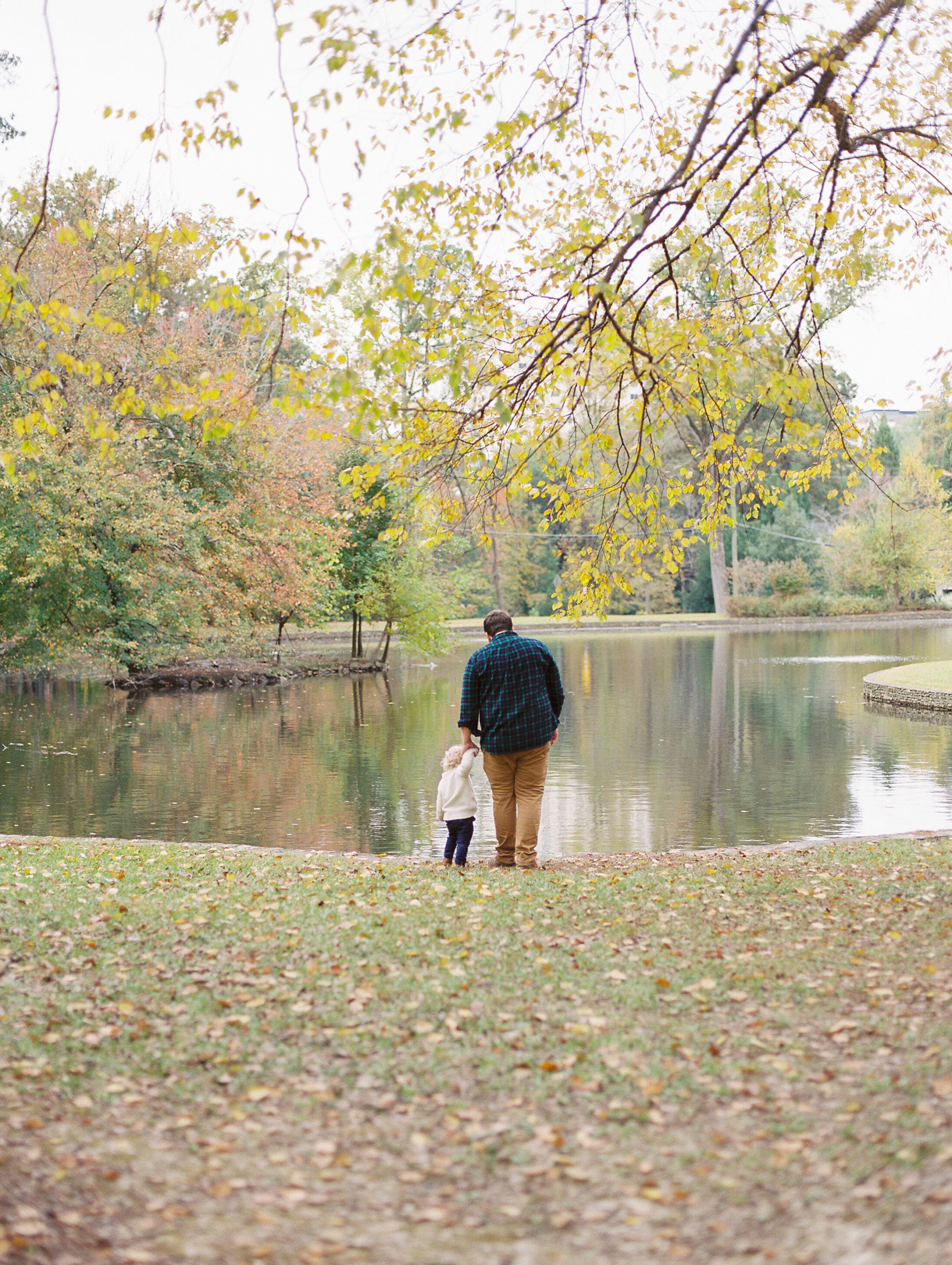 Buckhead-family-photographs-duck-pond-atlanta-family-photographer-film-4.jpg