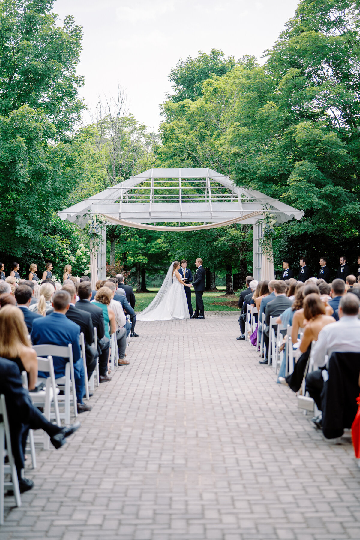 Foxhall Resort Wedding at Stables Legacy Lookout - Atlanta Film Wedding Photographer Hannah Forsberg-10.jpg