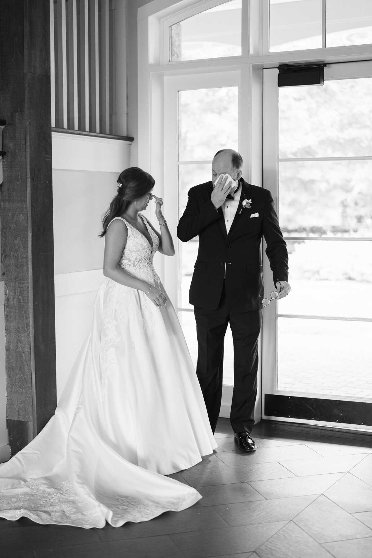 Foxhall Resort Wedding at Stables Legacy Lookout - Atlanta Film Wedding Photographer Hannah Forsberg-3.jpg