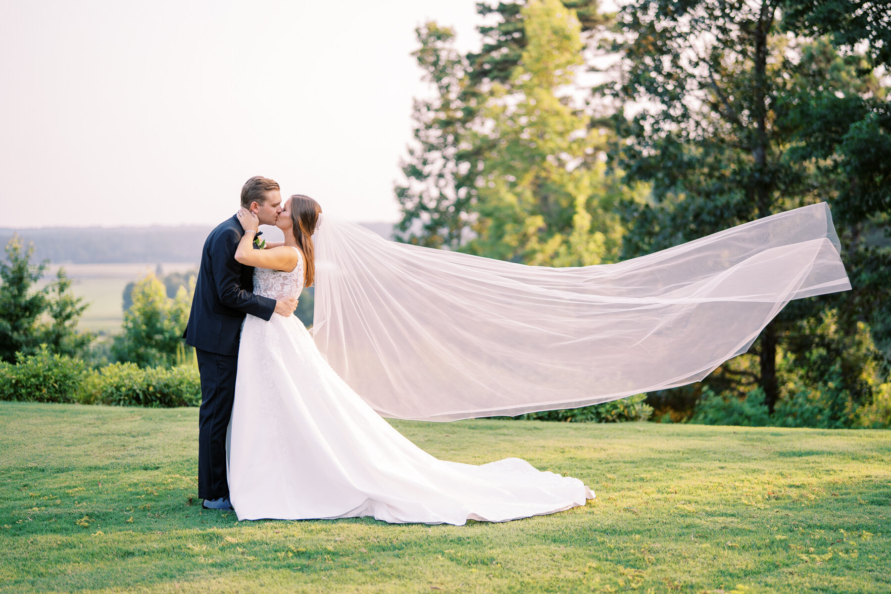 Foxhall Resort Wedding at Stables Legacy Lookout - Atlanta Film Wedding Photographer Hannah Forsberg-15.jpg